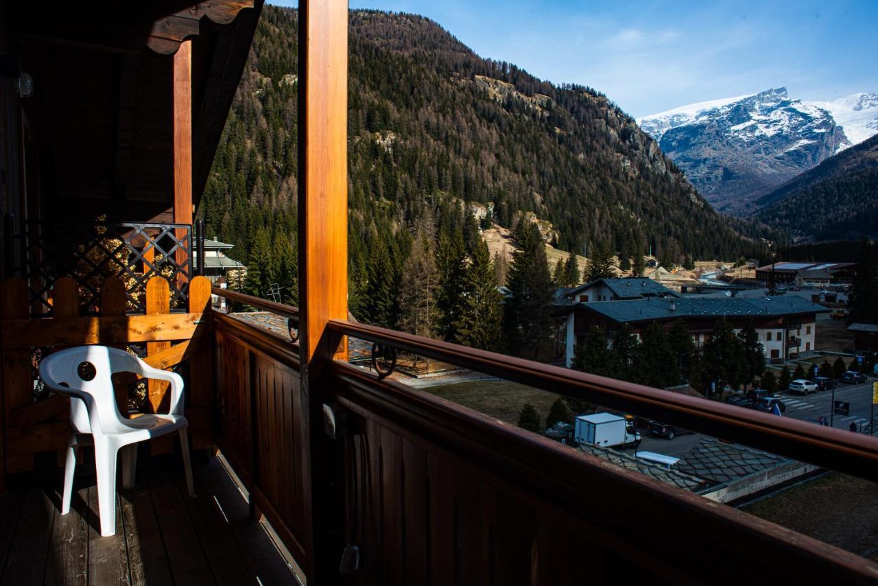 Hotel De Champoluc Esterno foto