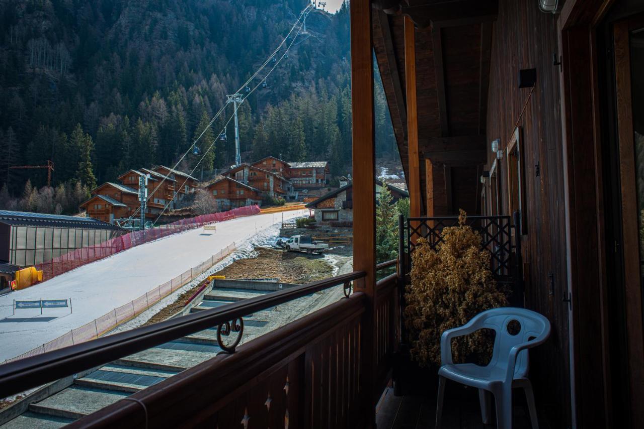 Hotel De Champoluc Esterno foto