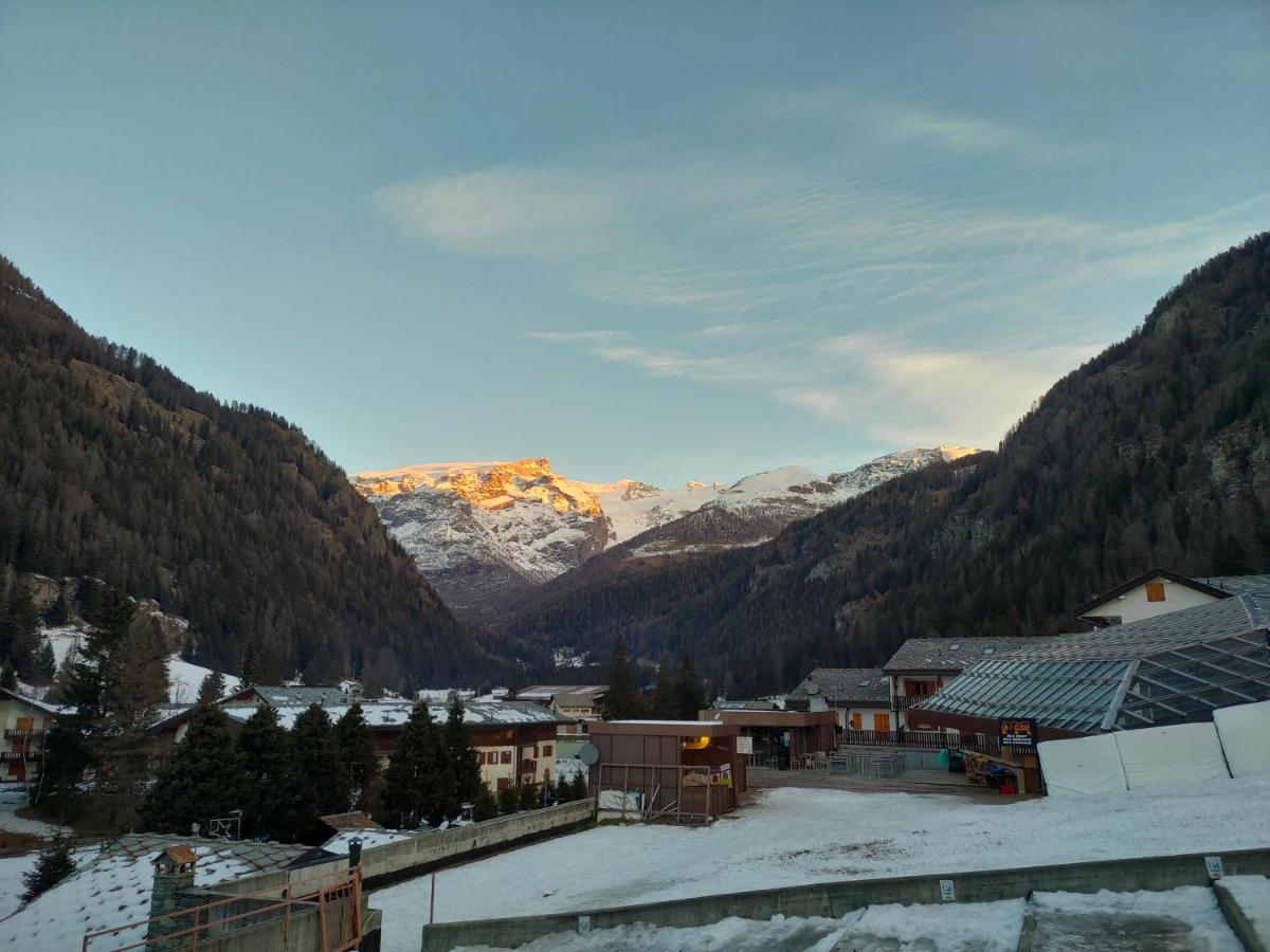Hotel De Champoluc Esterno foto