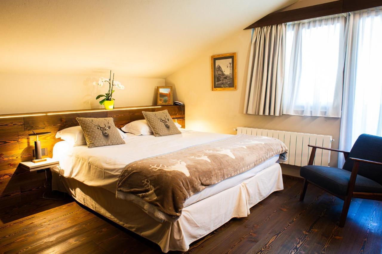 Hotel De Champoluc Esterno foto