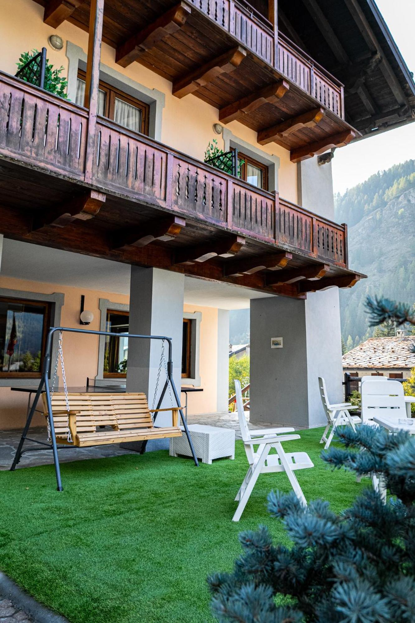 Hotel De Champoluc Esterno foto