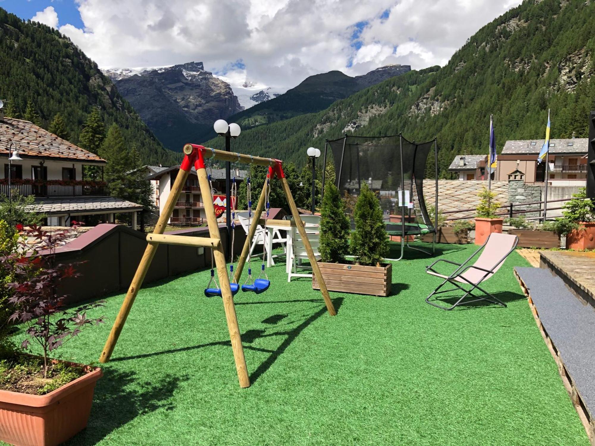 Hotel De Champoluc Esterno foto