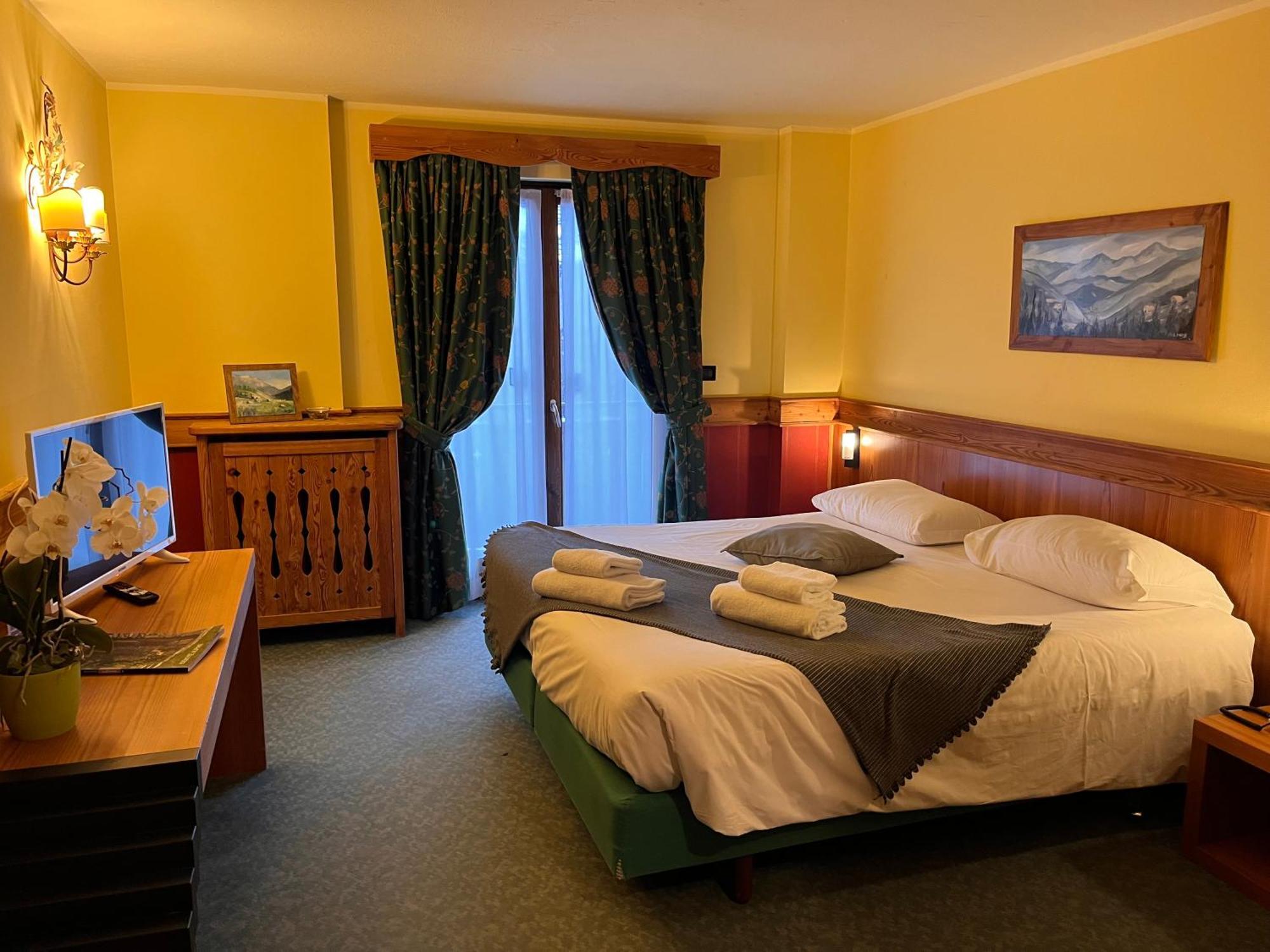 Hotel De Champoluc Esterno foto