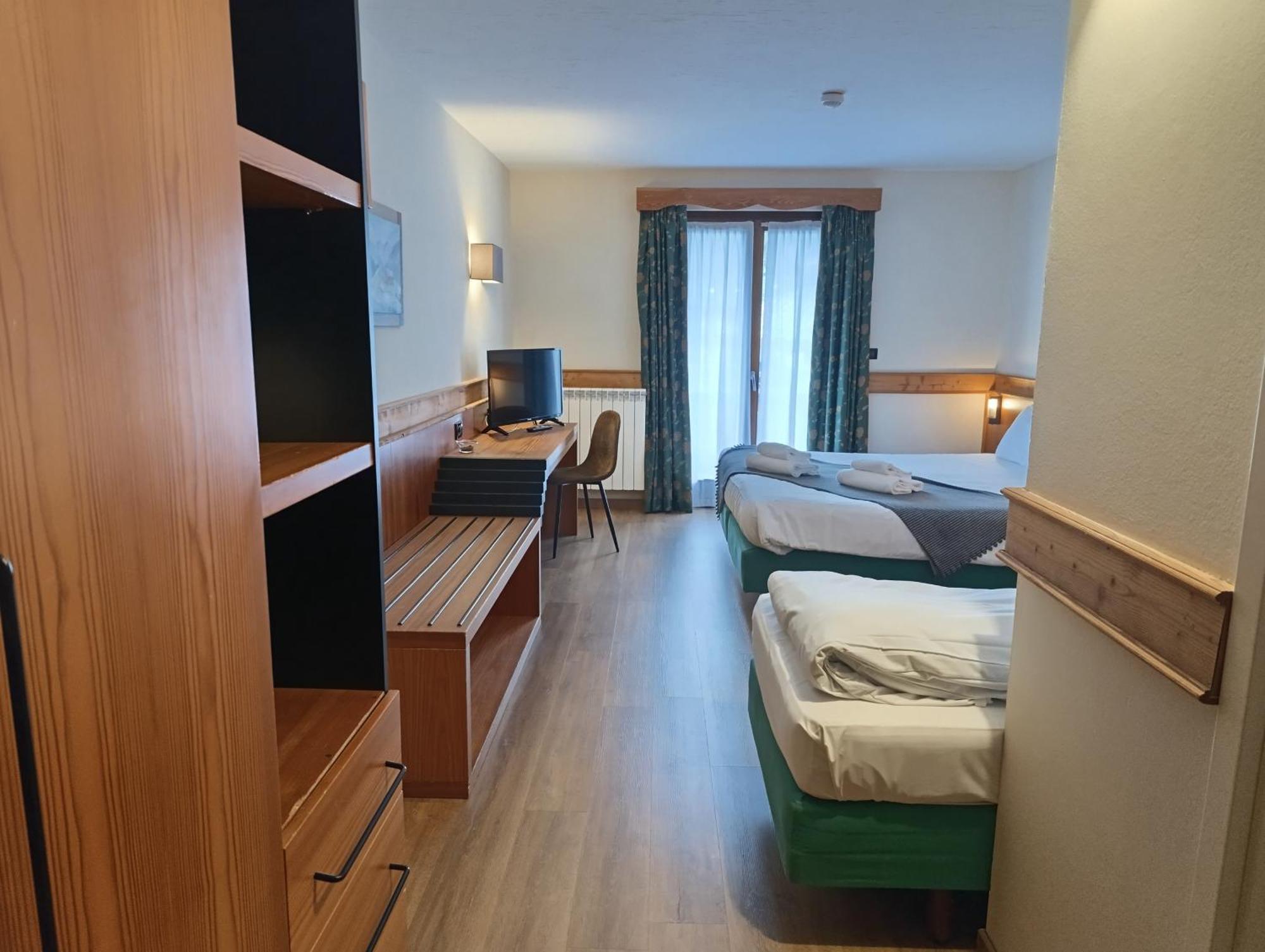 Hotel De Champoluc Esterno foto